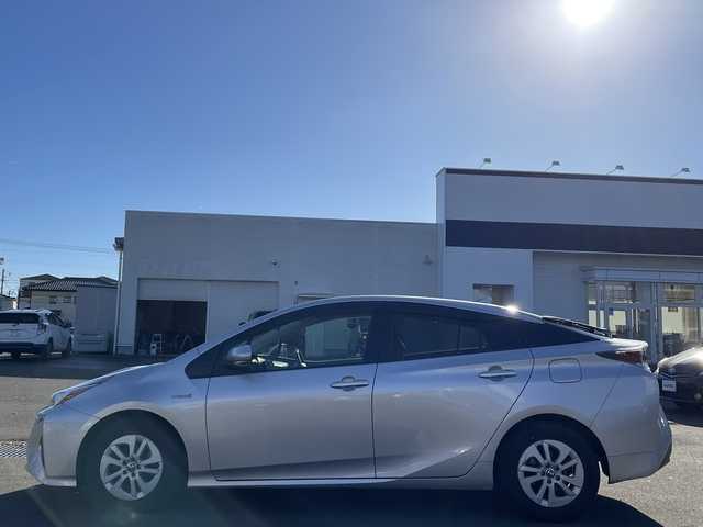 トヨタ プリウス S 宮城県 2016(平28)年 14.6万km シルバーM 【(株)IDOMが運営する【じしゃロン仙台店】の自社ローン対象車両になります。こちらは現金ご利用時の価格です。自社ローンご希望の方は別途その旨お申付け下さい。】/純正SDナビ/Buletooth/バックカメラ/フルセグ/プッシュスタート/スマートキー/ETC/LEDヘッドライト