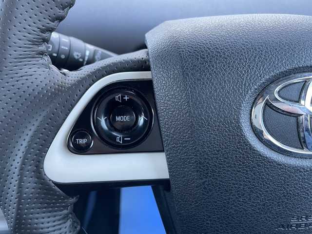 トヨタ プリウス S 宮城県 2016(平28)年 14.6万km シルバーM 【(株)IDOMが運営する【じしゃロン仙台店】の自社ローン対象車両になります。こちらは現金ご利用時の価格です。自社ローンご希望の方は別途その旨お申付け下さい。】/純正SDナビ/Buletooth/バックカメラ/フルセグ/プッシュスタート/スマートキー/ETC/LEDヘッドライト