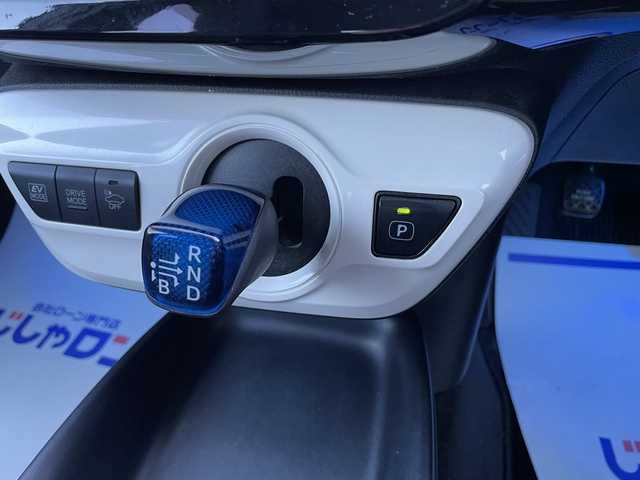 トヨタ プリウス S 宮城県 2016(平28)年 14.6万km シルバーM 【(株)IDOMが運営する【じしゃロン仙台店】の自社ローン対象車両になります。こちらは現金ご利用時の価格です。自社ローンご希望の方は別途その旨お申付け下さい。】/純正SDナビ/Buletooth/バックカメラ/フルセグ/プッシュスタート/スマートキー/ETC/LEDヘッドライト