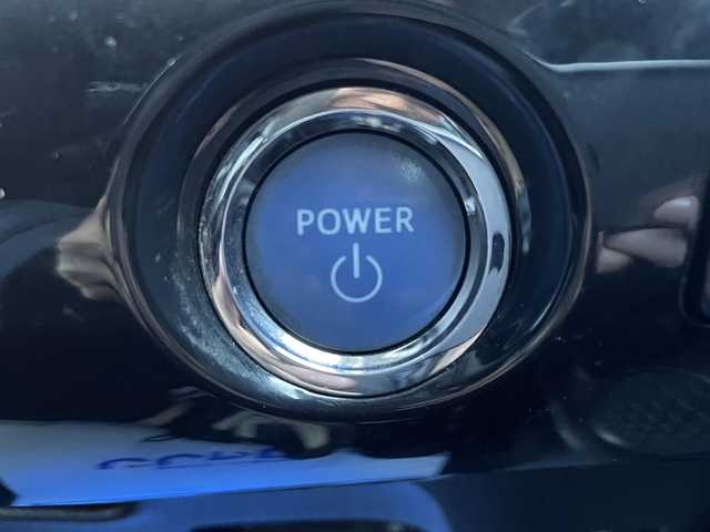 トヨタ プリウス S 宮城県 2016(平28)年 14.6万km シルバーM 【(株)IDOMが運営する【じしゃロン仙台店】の自社ローン対象車両になります。こちらは現金ご利用時の価格です。自社ローンご希望の方は別途その旨お申付け下さい。】/純正SDナビ/Buletooth/バックカメラ/フルセグ/プッシュスタート/スマートキー/ETC/LEDヘッドライト