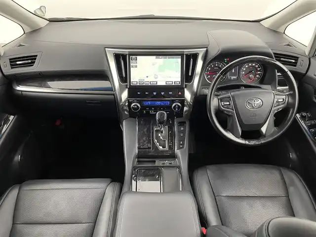トヨタ ヴェルファイア Z Gエディション 福岡県 2018(平30)年 8.3万km ホワイトパールクリスタルシャイン ＴＲＤエアロ　/後席モニター　/純正１０型ナビ　/バックカメラ　/ビルトインＥＴＣ　/ドラレコ　/ＡＣＣ　/コーナーセンサー　/衝突被害軽減ブレーキ　/レーンキープ　/両側電動スライドドア　/パワーバックドア　/パワーシート