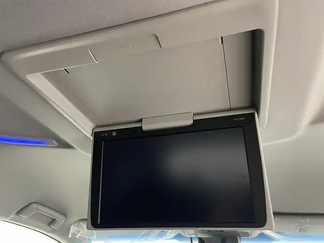 トヨタ ヴェルファイア Z Gエディション 福岡県 2018(平30)年 8.3万km ホワイトパールクリスタルシャイン ＴＲＤエアロ　/後席モニター　/純正１０型ナビ　/バックカメラ　/ビルトインＥＴＣ　/ドラレコ　/ＡＣＣ　/コーナーセンサー　/衝突被害軽減ブレーキ　/レーンキープ　/両側電動スライドドア　/パワーバックドア　/パワーシート