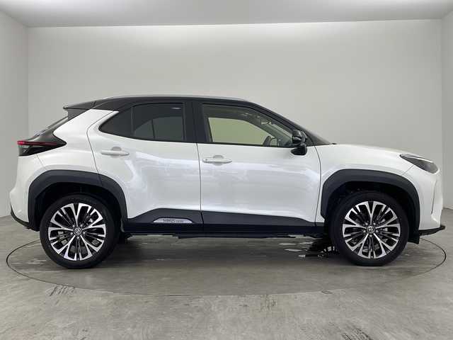 トヨタ ヤリスクロス ハイブリッド Z 兵庫県 2020(令2)年 2万km ブラックマイカ/ホワイトパールクリスタルシャイン 2トーン ・ワンオーナー/・トヨタセーフティセンス/・衝突軽減ブレーキ/・レーンキープアシスト/・レーダークルーズコントロール/・パーキングサポートブレーキ/・純正8型ナビ＆TV＆BT＆USB/・パノラマミックビューモニター/・ブラインドスポットモニター/・ステアリングヒーター/・前席シートヒーター/・ビルトインETC/・前後コーナーセンサー/・前後ドライブレコーダー/・ハーフレザーシート/・ヘッドアップディスプレイ/・AC100V電源/・純正フロアマット/・電子パーキング/・ブレーキホールド/・スマートキー/・スペアキー/・プッシュスタート