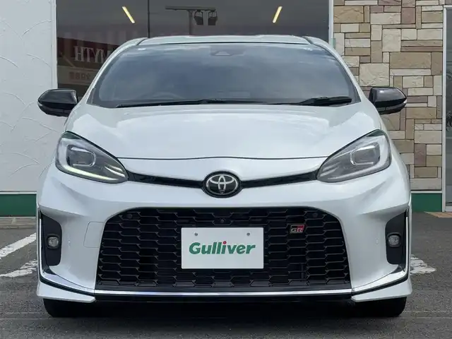 トヨタ アクア GRスポーツ 徳島県 2024(令6)年 0.4万km プラチナホワイトパールマイカ 10.5インチオーディオディスプレイ/AM/FM/Bluetooth/USB/TV/ビルトインETC2.0/バックモニター/コーナーセンサー/ハーフレザーシート/ブラインドスポットモニター/ドアバイザー/純正17インチホイール/ハンドルヒーター/シートヒーター/DRIVEMODE/EV　MODE/LEDヘッドライト/純正フロアマット/アドバンストパーク/クルーズコントロール/プッシュスタート/スマートキー/取扱説明書