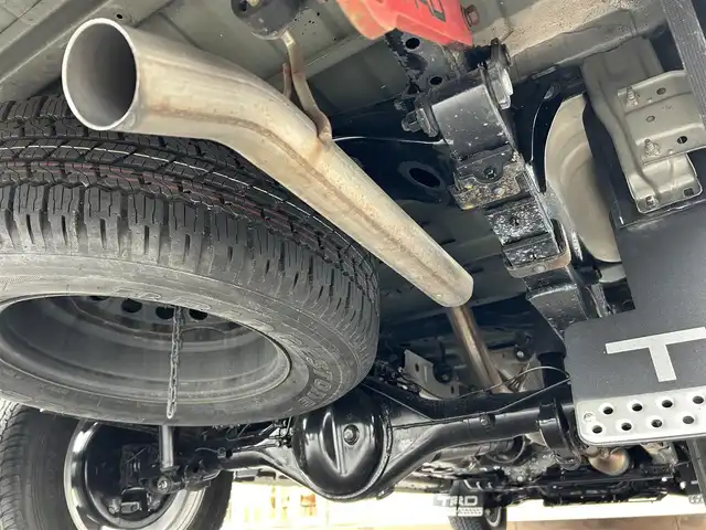 トヨタ ハイラックス Z 滋賀県 2021(令3)年 2.5万km オキサイドブロンズM ディーゼル/4WD(F4)/6速AT/TRDマッドフラップ/airplex製ボンネットガード/クラッツィオ製シートカバー/7インチ社外ナビ【CN-RE07WD】/(FM/AM/CD/DVD/フルセグ/Bluetooth)/ETC/前ドライブレコーダー/バックカメラ/プリクラッシュブレーキアシスト	/レーンキープアシスト	/レーダークルーズコントロール/標識検知機能	/電動格納ミラー/アイドリングストップ/革巻きステアリング/ステアリングスイッチ/オートライト/LEDヘッドライト/フロントフォグ/フルオートエアコン/プッシュスタート/スマートキー/スペアキー/ゴムフロアマット