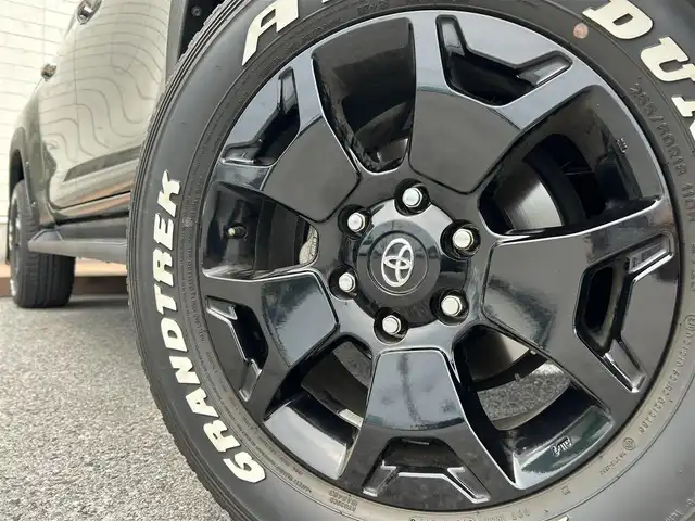 トヨタ ハイラックス Z 滋賀県 2021(令3)年 2.5万km オキサイドブロンズM ディーゼル/4WD(F4)/6速AT/TRDマッドフラップ/airplex製ボンネットガード/クラッツィオ製シートカバー/7インチ社外ナビ【CN-RE07WD】/(FM/AM/CD/DVD/フルセグ/Bluetooth)/ETC/前ドライブレコーダー/バックカメラ/プリクラッシュブレーキアシスト	/レーンキープアシスト	/レーダークルーズコントロール/標識検知機能	/電動格納ミラー/アイドリングストップ/革巻きステアリング/ステアリングスイッチ/オートライト/LEDヘッドライト/フロントフォグ/フルオートエアコン/プッシュスタート/スマートキー/スペアキー/ゴムフロアマット
