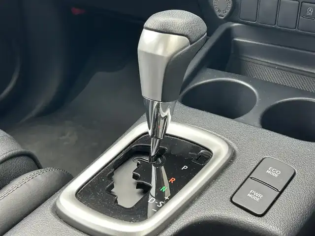 トヨタ ハイラックス Z 滋賀県 2021(令3)年 2.5万km オキサイドブロンズM ディーゼル/4WD(F4)/6速AT/TRDマッドフラップ/airplex製ボンネットガード/クラッツィオ製シートカバー/7インチ社外ナビ【CN-RE07WD】/(FM/AM/CD/DVD/フルセグ/Bluetooth)/ETC/前ドライブレコーダー/バックカメラ/プリクラッシュブレーキアシスト	/レーンキープアシスト	/レーダークルーズコントロール/標識検知機能	/電動格納ミラー/アイドリングストップ/革巻きステアリング/ステアリングスイッチ/オートライト/LEDヘッドライト/フロントフォグ/フルオートエアコン/プッシュスタート/スマートキー/スペアキー/ゴムフロアマット