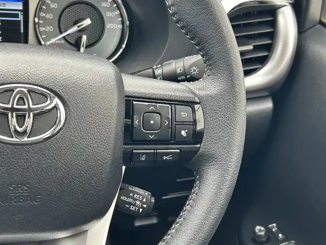 トヨタ ハイラックス Z 滋賀県 2021(令3)年 2.5万km オキサイドブロンズM ディーゼル/4WD(F4)/6速AT/TRDマッドフラップ/airplex製ボンネットガード/クラッツィオ製シートカバー/7インチ社外ナビ【CN-RE07WD】/(FM/AM/CD/DVD/フルセグ/Bluetooth)/ETC/前ドライブレコーダー/バックカメラ/プリクラッシュブレーキアシスト	/レーンキープアシスト	/レーダークルーズコントロール/標識検知機能	/電動格納ミラー/アイドリングストップ/革巻きステアリング/ステアリングスイッチ/オートライト/LEDヘッドライト/フロントフォグ/フルオートエアコン/プッシュスタート/スマートキー/スペアキー/ゴムフロアマット