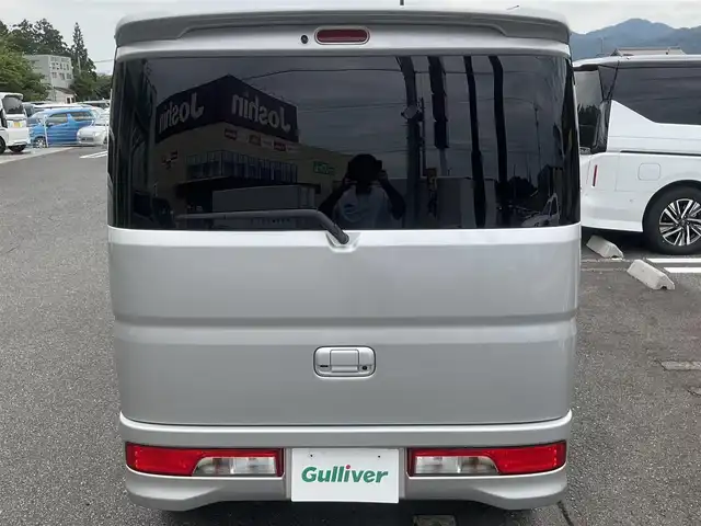 マツダ スクラム ワゴン PZターボ 滋賀県 2015(平27)年 5.6万km シルキーシルバーメタリック 直列3気筒DOHC12バルブICターボ/衝突被害軽減システム /(デュアルカメラブレーキサポート)/車検令和8年6月まで/純正14インチアルミホイール/純正キセノンヘッドライト/・フォグランプ/片側パワースライドドア/純正ナビゲーション/・フルセグTV/・CD/DVD/・Bluetooth/バックカメラ/ステアリングスイッチ/スペアキー/取扱説明書/保証書