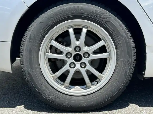 トヨタ プリウス S 山形県 2016(平28)年 9.7万km シルバーM 4WD/社外SDナビ/（FM/AM/USB/BT/CD/AUX)/バックカメラ/前方ドライブレコーダー/ビルトインETC/横滑り防止装置/盗難防止装置/オートライト/オートマチックハイビーム/ＬＥＤヘッドライト/社外アルミホイール/ドアバイザー/フロアマット/スタッドレスタイヤ積み込み（社外AW）/保証書/取扱説明書