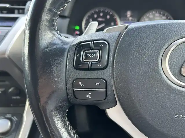レクサス ＮＸ 300h バージョンL 静岡県 2015(平27)年 8.3万km スターライトブラックガラスフレーク 純正ナビ　/・フルセグＴＶ　/・Ｂｌｕｅｔｏｏｔｈ接続　/・ＤＶＤ再生　/追従クルコン/電動パーキングブレーキ/オートブレーキホールド/全方位カメラ　/ＢＳＭ　/ＡＣ１００Ｖ電源　/プッシュスタート　/スマートキー　/スペアキー　/前席シートＨ・エアシート　/ステアリングヒーター/パワーバックドア/電動チルト＆テレスコピック/全席パワーシート/D席シートメモリー