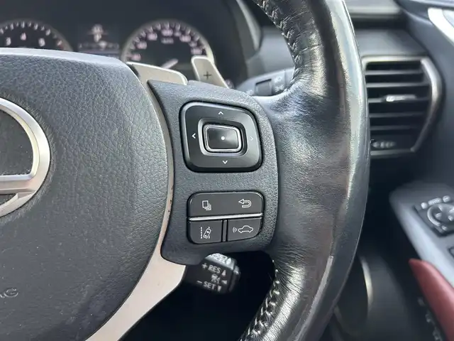 レクサス ＮＸ 300h バージョンL 静岡県 2015(平27)年 8.3万km スターライトブラックガラスフレーク 純正ナビ　/・フルセグＴＶ　/・Ｂｌｕｅｔｏｏｔｈ接続　/・ＤＶＤ再生　/追従クルコン/電動パーキングブレーキ/オートブレーキホールド/全方位カメラ　/ＢＳＭ　/ＡＣ１００Ｖ電源　/プッシュスタート　/スマートキー　/スペアキー　/前席シートＨ・エアシート　/ステアリングヒーター/パワーバックドア/電動チルト＆テレスコピック/全席パワーシート/D席シートメモリー