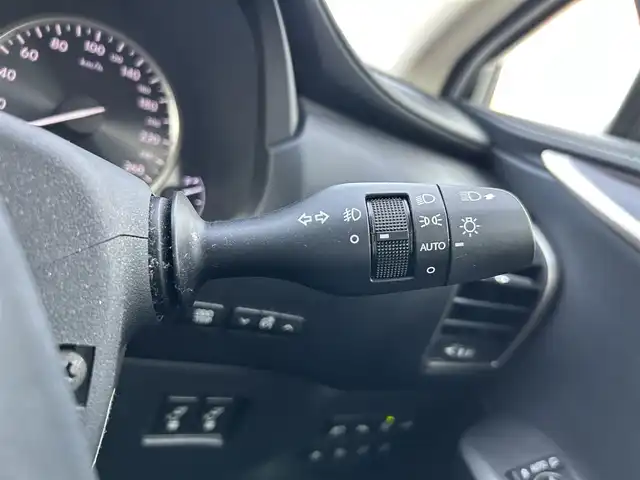 レクサス ＮＸ 300h バージョンL 静岡県 2015(平27)年 8.3万km スターライトブラックガラスフレーク 純正ナビ　/・フルセグＴＶ　/・Ｂｌｕｅｔｏｏｔｈ接続　/・ＤＶＤ再生　/追従クルコン/電動パーキングブレーキ/オートブレーキホールド/全方位カメラ　/ＢＳＭ　/ＡＣ１００Ｖ電源　/プッシュスタート　/スマートキー　/スペアキー　/前席シートＨ・エアシート　/ステアリングヒーター/パワーバックドア/電動チルト＆テレスコピック/全席パワーシート/D席シートメモリー