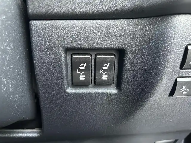 レクサス ＮＸ 300h バージョンL 静岡県 2015(平27)年 8.3万km スターライトブラックガラスフレーク 純正ナビ　/・フルセグＴＶ　/・Ｂｌｕｅｔｏｏｔｈ接続　/・ＤＶＤ再生　/追従クルコン/電動パーキングブレーキ/オートブレーキホールド/全方位カメラ　/ＢＳＭ　/ＡＣ１００Ｖ電源　/プッシュスタート　/スマートキー　/スペアキー　/前席シートＨ・エアシート　/ステアリングヒーター/パワーバックドア/電動チルト＆テレスコピック/全席パワーシート/D席シートメモリー