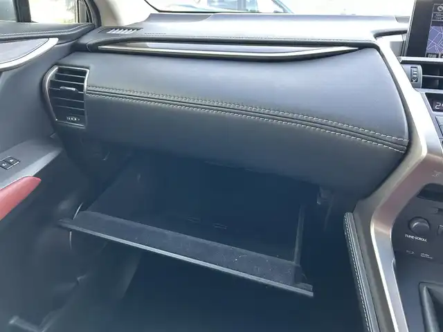 レクサス ＮＸ 300h バージョンL 静岡県 2015(平27)年 8.3万km スターライトブラックガラスフレーク 純正ナビ　/・フルセグＴＶ　/・Ｂｌｕｅｔｏｏｔｈ接続　/・ＤＶＤ再生　/追従クルコン/電動パーキングブレーキ/オートブレーキホールド/全方位カメラ　/ＢＳＭ　/ＡＣ１００Ｖ電源　/プッシュスタート　/スマートキー　/スペアキー　/前席シートＨ・エアシート　/ステアリングヒーター/パワーバックドア/電動チルト＆テレスコピック/全席パワーシート/D席シートメモリー