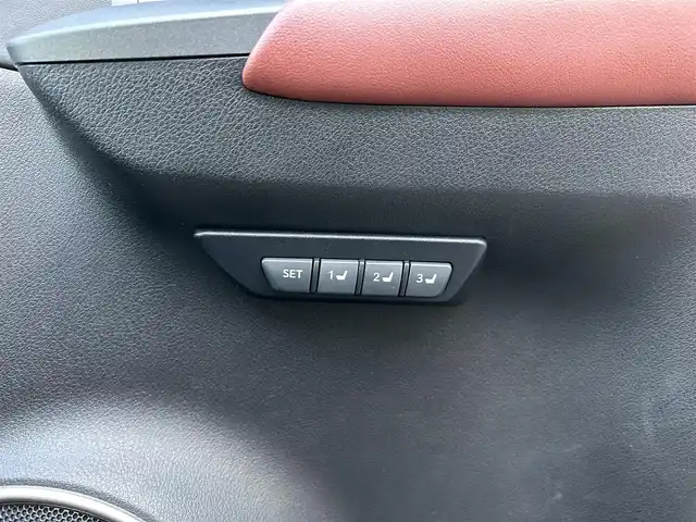 レクサス ＮＸ 300h バージョンL 静岡県 2015(平27)年 8.3万km スターライトブラックガラスフレーク 純正ナビ　/・フルセグＴＶ　/・Ｂｌｕｅｔｏｏｔｈ接続　/・ＤＶＤ再生　/追従クルコン/電動パーキングブレーキ/オートブレーキホールド/全方位カメラ　/ＢＳＭ　/ＡＣ１００Ｖ電源　/プッシュスタート　/スマートキー　/スペアキー　/前席シートＨ・エアシート　/ステアリングヒーター/パワーバックドア/電動チルト＆テレスコピック/全席パワーシート/D席シートメモリー
