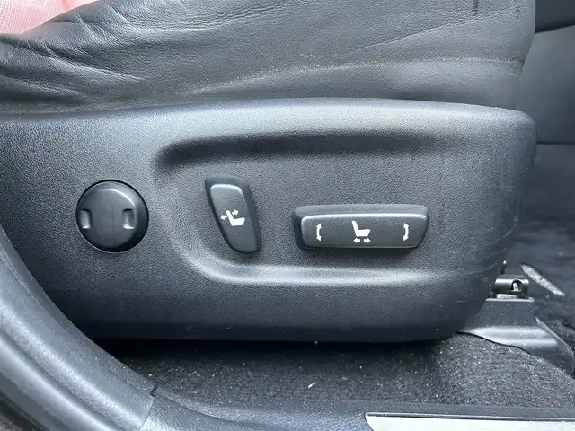 レクサス ＮＸ 300h バージョンL 静岡県 2015(平27)年 8.3万km スターライトブラックガラスフレーク 純正ナビ　/・フルセグＴＶ　/・Ｂｌｕｅｔｏｏｔｈ接続　/・ＤＶＤ再生　/追従クルコン/電動パーキングブレーキ/オートブレーキホールド/全方位カメラ　/ＢＳＭ　/ＡＣ１００Ｖ電源　/プッシュスタート　/スマートキー　/スペアキー　/前席シートＨ・エアシート　/ステアリングヒーター/パワーバックドア/電動チルト＆テレスコピック/全席パワーシート/D席シートメモリー
