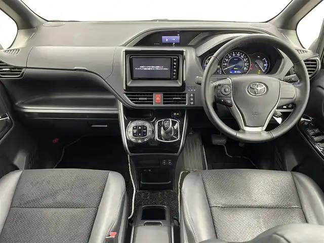 トヨタ ヴォクシー ハイブリッド ZS 煌Ⅲ 熊本県 2021(令3)年 3.9万km ブラック 純正７型ナビ　型式：ＮＳＺＴ－Ｗ６８Ｔ/（ＦＭ／ＡＭ／ＢＴ／ＣＤ／ＤＶＤ／ＵＳＢ）/モデリスタエアロ/ハーフレザーシート/シートヒーター/両側パワースライドドア/純正アルミホイール/前後コーナーセンサー/トヨタセーフティセンス/ＬＥＤヘッドライト/フロントフォグ