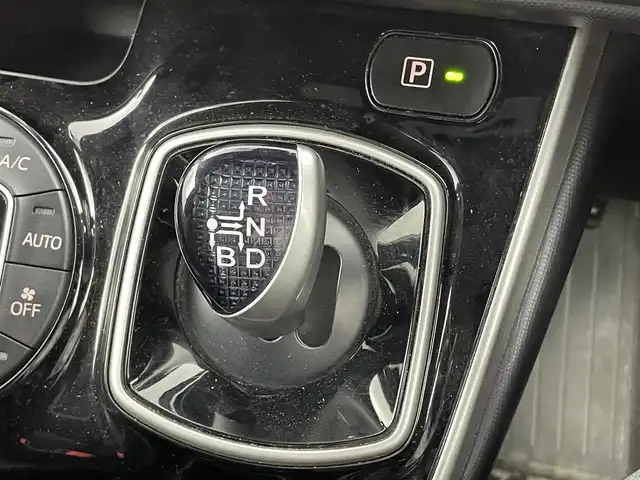 トヨタ ヴォクシー ハイブリッド ZS 煌Ⅲ 熊本県 2021(令3)年 3.9万km ブラック 純正７型ナビ　型式：ＮＳＺＴ－Ｗ６８Ｔ/（ＦＭ／ＡＭ／ＢＴ／ＣＤ／ＤＶＤ／ＵＳＢ）/モデリスタエアロ/ハーフレザーシート/シートヒーター/両側パワースライドドア/純正アルミホイール/前後コーナーセンサー/トヨタセーフティセンス/ＬＥＤヘッドライト/フロントフォグ