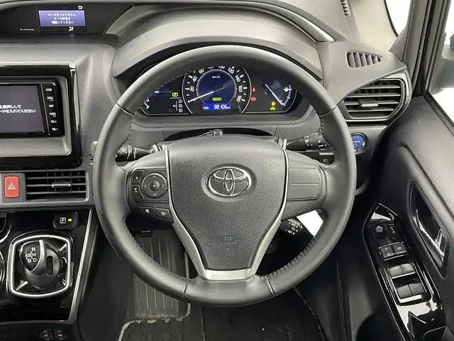 トヨタ ヴォクシー ハイブリッド ZS 煌Ⅲ 熊本県 2021(令3)年 3.9万km ブラック 純正７型ナビ　型式：ＮＳＺＴ－Ｗ６８Ｔ/（ＦＭ／ＡＭ／ＢＴ／ＣＤ／ＤＶＤ／ＵＳＢ）/モデリスタエアロ/ハーフレザーシート/シートヒーター/両側パワースライドドア/純正アルミホイール/前後コーナーセンサー/トヨタセーフティセンス/ＬＥＤヘッドライト/フロントフォグ