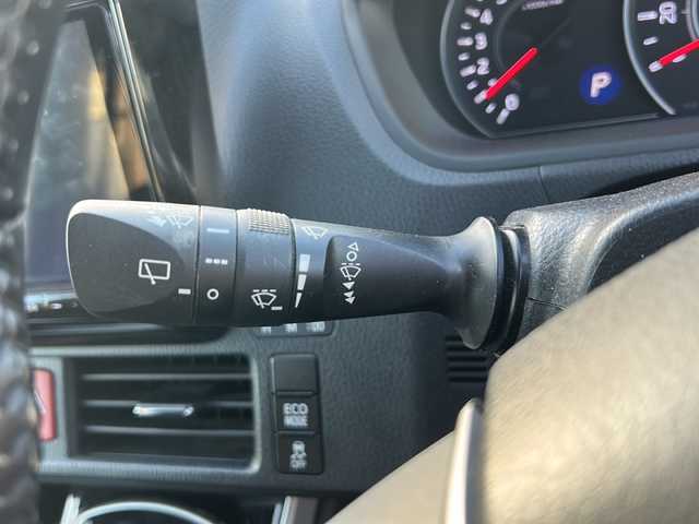 トヨタ ヴォクシー ZS 煌 沖縄県 2018(平30)年 4.5万km ブラッキッシュアゲハガラスフレーク 純正ナビ　/（ＡＭ／ＦＭ／ＣＤ／ＤＶＤ／ＢＴ）　/フルセグＴＶ　/バックモニター　/後席モニター　/両側パワスラ　/クルーズコントロール　/レーンキープアシスト　/純正フロアマット　/衝突軽減　/ＥＴＣ/スマートキー/横滑り防止/オートライト