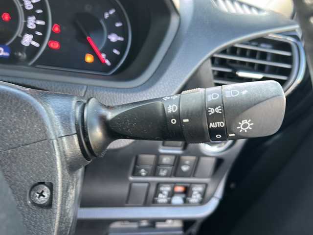 トヨタ ヴォクシー ZS 煌 沖縄県 2018(平30)年 4.5万km ブラッキッシュアゲハガラスフレーク 純正ナビ　/（ＡＭ／ＦＭ／ＣＤ／ＤＶＤ／ＢＴ）　/フルセグＴＶ　/バックモニター　/後席モニター　/両側パワスラ　/クルーズコントロール　/レーンキープアシスト　/純正フロアマット　/衝突軽減　/ＥＴＣ/スマートキー/横滑り防止/オートライト