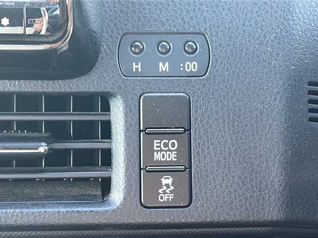 トヨタ ヴォクシー ZS 煌 沖縄県 2018(平30)年 4.5万km ブラッキッシュアゲハガラスフレーク 純正ナビ　/（ＡＭ／ＦＭ／ＣＤ／ＤＶＤ／ＢＴ）　/フルセグＴＶ　/バックモニター　/後席モニター　/両側パワスラ　/クルーズコントロール　/レーンキープアシスト　/純正フロアマット　/衝突軽減　/ＥＴＣ/スマートキー/横滑り防止/オートライト