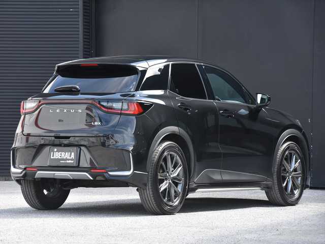 レクサス ＬＢＸ リラックス 和歌山県 2024(令6)年 3万km ブラックマイカ モデリスタエアロ/黒革シート/AppleCarPlay/ヘッドアップディスプレイ/フルセグTV/360度カメラ/ACC/ブラインドスポット/レーンキープ/プリクラッシュセーフティ/ワイヤレス充電/パーキングアシスト/オートテールゲート/パワーシート/シートヒーター/純18incAW/コーナーセンサー/LEDライト/ETC/スペアキー