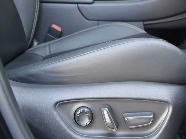 レクサス ＬＢＸ リラックス 和歌山県 2024(令6)年 3万km ブラックマイカ モデリスタエアロ/黒革シート/AppleCarPlay/ヘッドアップディスプレイ/フルセグTV/360度カメラ/ACC/ブラインドスポット/レーンキープ/プリクラッシュセーフティ/ワイヤレス充電/パーキングアシスト/オートテールゲート/パワーシート/シートヒーター/純18incAW/コーナーセンサー/LEDライト/ETC/スペアキー