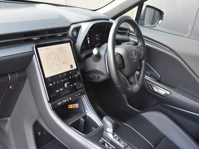 レクサス ＬＢＸ リラックス 和歌山県 2024(令6)年 3万km ブラックマイカ モデリスタエアロ/黒革シート/AppleCarPlay/ヘッドアップディスプレイ/フルセグTV/360度カメラ/ACC/ブラインドスポット/レーンキープ/プリクラッシュセーフティ/ワイヤレス充電/パーキングアシスト/オートテールゲート/パワーシート/シートヒーター/純18incAW/コーナーセンサー/LEDライト/ETC/スペアキー