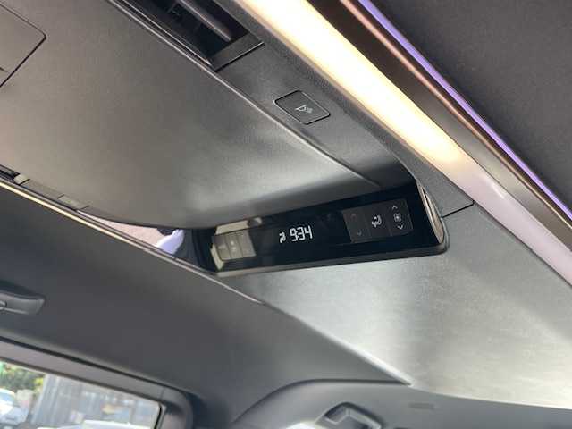 トヨタ アルファード Z 神奈川県 2024(令6)年 2.2万km プラチナホワイトパールマイカ モデリスタエアロ/レーダークルーズコントロール/キャプテンシート（シートヒーター、エアーシート、オットマン、パワーシート）/衝突軽減システム/横滑り防止装置/レーンキープアシスト/クリアランスソナー/パワーシート/エアーシート/シートヒーター/電動リアゲート/両側パワースライドドア/純正ナビ/FM/AM/フルセグTV/USB（タイプC）/ETC