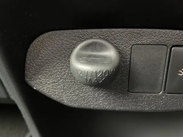 トヨタ ヴィッツ F 千葉県 2015(平27)年 2万km シルバーM Toyota Safety Sense C/・プリクラッシュセーフティシステム/・レーンディパーチャーアラート/・オートマチックハイビーム/先行車発進告知機能/横滑り防止装置/ヒルスタートアシストコントロール/衝突安全ボディ/社外SDナビ(ALPINE)/・AM/FM/CD/DVD/BT/フルセグTV/バックカメラ/純正フロアマット/取扱説明書/保証書