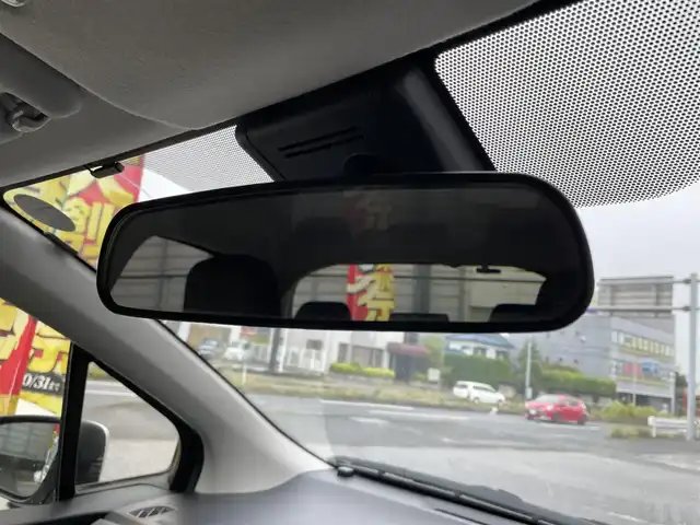 トヨタ ヴィッツ F 千葉県 2015(平27)年 2万km シルバーM Toyota Safety Sense C/・プリクラッシュセーフティシステム/・レーンディパーチャーアラート/・オートマチックハイビーム/先行車発進告知機能/横滑り防止装置/ヒルスタートアシストコントロール/衝突安全ボディ/社外SDナビ(ALPINE)/・AM/FM/CD/DVD/BT/フルセグTV/バックカメラ/純正フロアマット/取扱説明書/保証書