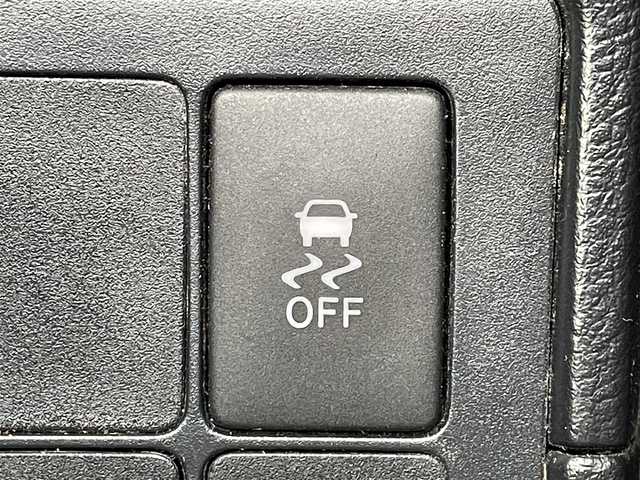 トヨタ ヴィッツ F 千葉県 2015(平27)年 2万km シルバーM Toyota Safety Sense C/・プリクラッシュセーフティシステム/・レーンディパーチャーアラート/・オートマチックハイビーム/先行車発進告知機能/横滑り防止装置/ヒルスタートアシストコントロール/衝突安全ボディ/社外SDナビ(ALPINE)/・AM/FM/CD/DVD/BT/フルセグTV/バックカメラ/純正フロアマット/取扱説明書/保証書