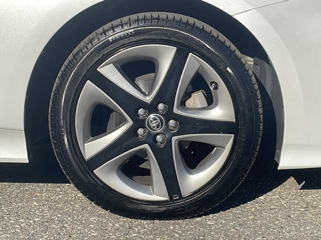トヨタ プリウス S ツーリングセレクション 福井県 2021(令3)年 6.4万km プラチナホワイトパールマイカ ワンオーナー/純正9インチメモリナビゲーション/（CD/DVD/BT）/フルセグテレビ/360°カメラ/プリクラッシュセーフティ/レーンキープアシスト/アダプティブクルーズコントロール/ブラックレザーシート/クリアランスソナー/純正17インチアルミホイール/ETC2.0（ビルトイン）/LEDヘッドライト/LEDフォグランプ/スペアタイヤ/オートハイビーム/オートライト/AC100V電源/ドライブレコーダー/オートリトラミラー/シートヒーター/ステアリングリモコン/プッシュスタート/スマートキー/保証書/取扱説明書