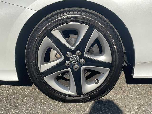 トヨタ プリウス S ツーリングセレクション 福井県 2021(令3)年 6.4万km プラチナホワイトパールマイカ ワンオーナー/純正9インチメモリナビゲーション/（CD/DVD/BT）/フルセグテレビ/360°カメラ/プリクラッシュセーフティ/レーンキープアシスト/アダプティブクルーズコントロール/ブラックレザーシート/クリアランスソナー/純正17インチアルミホイール/ETC2.0（ビルトイン）/LEDヘッドライト/LEDフォグランプ/スペアタイヤ/オートハイビーム/オートライト/AC100V電源/ドライブレコーダー/オートリトラミラー/シートヒーター/ステアリングリモコン/プッシュスタート/スマートキー/保証書/取扱説明書