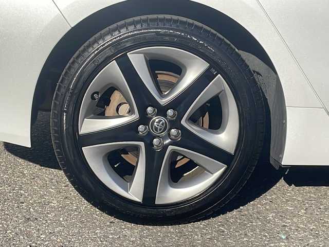トヨタ プリウス S ツーリングセレクション 福井県 2021(令3)年 6.4万km プラチナホワイトパールマイカ ワンオーナー/純正9インチメモリナビゲーション/（CD/DVD/BT）/フルセグテレビ/360°カメラ/プリクラッシュセーフティ/レーンキープアシスト/アダプティブクルーズコントロール/ブラックレザーシート/クリアランスソナー/純正17インチアルミホイール/ETC2.0（ビルトイン）/LEDヘッドライト/LEDフォグランプ/スペアタイヤ/オートハイビーム/オートライト/AC100V電源/ドライブレコーダー/オートリトラミラー/シートヒーター/ステアリングリモコン/プッシュスタート/スマートキー/保証書/取扱説明書