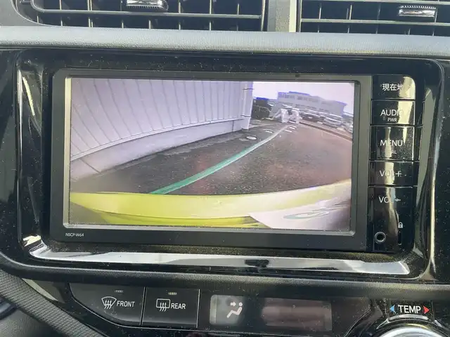 トヨタ アクア S 富山県 2016(平28)年 4.9万km フレッシュグリーンマイカメタリック