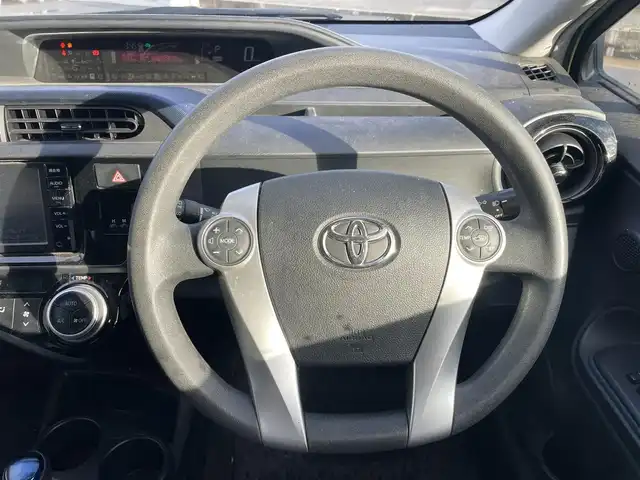 トヨタ アクア S 富山県 2016(平28)年 4.9万km フレッシュグリーンマイカメタリック