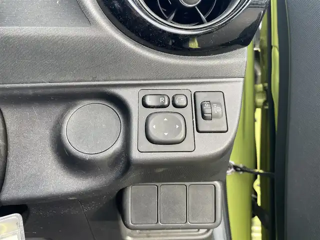 トヨタ アクア S 富山県 2016(平28)年 4.9万km フレッシュグリーンマイカメタリック