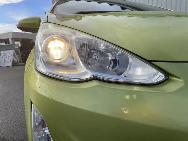 トヨタ アクア S 富山県 2016(平28)年 4.9万km フレッシュグリーンマイカメタリック