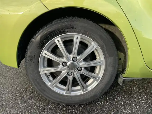 トヨタ アクア S 富山県 2016(平28)年 4.9万km フレッシュグリーンマイカメタリック