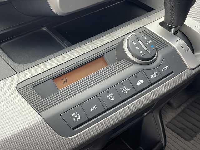 ホンダ フリード ハイブリット ジャストセレクション 宮崎県 2013(平25)年 9.8万km パープル 禁煙車/社外メモリーナビ/CD DVD フルセグTV/バックカメラ/クルーズコントロール/両側パワースライドドア/革巻きステアリング/黒ハーフレザー調シート/スマートキー/電動格納ミラー/オートライト/ETC/純正アルミホイール/カラーコード　パシフィックブルーパールPB６８P