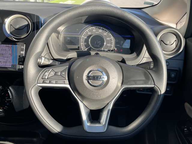 日産 ノート e－パワー X 愛知県 2020(令2)年 4.9万km シャイニングブルー 純正ナビ/バックカメラ/コーナーセンサー/純正アルミホイール/LEDヘッドライト/オートマチックハイビーム/ETC/衝突軽減システム/ワンセグ/CD DVD/Bluetooth/ステアリングスイッチ/スマートキー/プッシュスタート