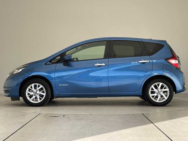 日産 ノート e－パワー X 愛知県 2020(令2)年 4.9万km シャイニングブルー 純正ナビ/バックカメラ/コーナーセンサー/純正アルミホイール/LEDヘッドライト/オートマチックハイビーム/ETC/衝突軽減システム/ワンセグ/CD DVD/Bluetooth/ステアリングスイッチ/スマートキー/プッシュスタート