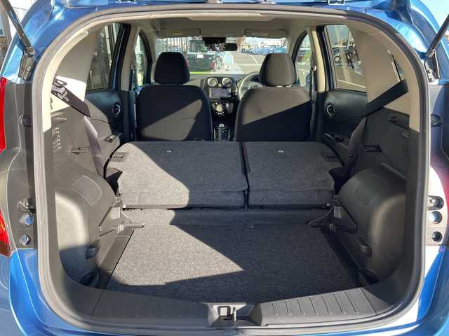 日産 ノート e－パワー X 愛知県 2020(令2)年 4.9万km シャイニングブルー 純正ナビ/バックカメラ/コーナーセンサー/純正アルミホイール/LEDヘッドライト/オートマチックハイビーム/ETC/衝突軽減システム/ワンセグ/CD DVD/Bluetooth/ステアリングスイッチ/スマートキー/プッシュスタート