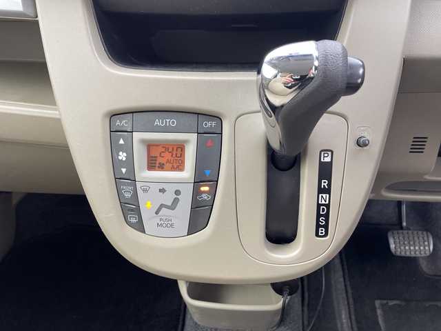 ダイハツ ムーヴ X SA 三重県 2013(平25)年 4.3万km ブライトシルバーメタリック /禁煙車//純正オーディオ//衝突被害軽減ブレーキ//ETC//プッシュスタート//ミラー型ドライブレコーダー（前方）//電動格納ミラー//純正14インチAW//スマートキー