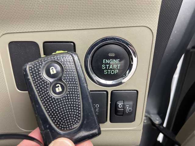 ダイハツ ムーヴ X SA 三重県 2013(平25)年 4.3万km ブライトシルバーメタリック /禁煙車//純正オーディオ//衝突被害軽減ブレーキ//ETC//プッシュスタート//ミラー型ドライブレコーダー（前方）//電動格納ミラー//純正14インチAW//スマートキー