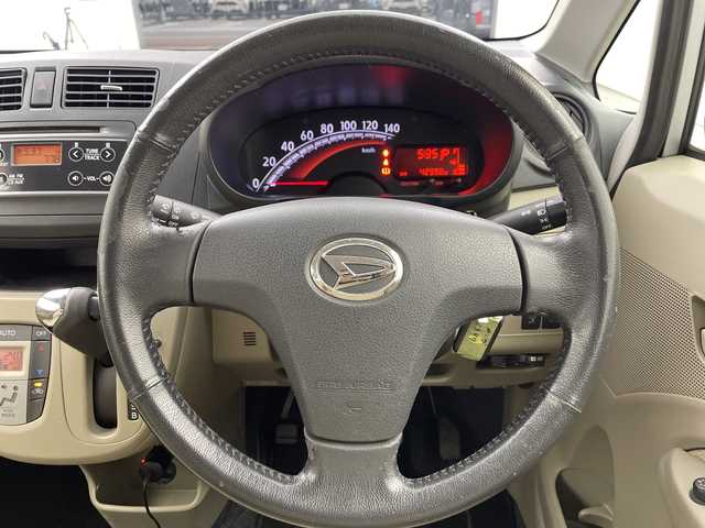 ダイハツ ムーヴ X SA 三重県 2013(平25)年 4.3万km ブライトシルバーメタリック /禁煙車//純正オーディオ//衝突被害軽減ブレーキ//ETC//プッシュスタート//ミラー型ドライブレコーダー（前方）//電動格納ミラー//純正14インチAW//スマートキー