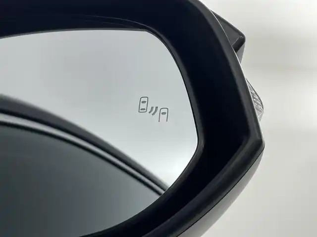 トヨタ ハリアー G 群馬県 2023(令5)年 1.2万km ブラック ブラインドスポットモニター/パーキングサポートブレーキ(後方接近車両)/=====/トヨタタセーフティセンス/・プリクラッシュセーフティ/・レーントレーシングアシスト/・オートマチックハイビーム/・レーダークルーズコントロール/純正8インチディスプレイオーディオ/・AM/FM/USB/Bluetooth/・AppleCarPlay/AndroidAuto/バックカメラ/運転席パワーシート/パワーバックドア/LEDヘッドランプ